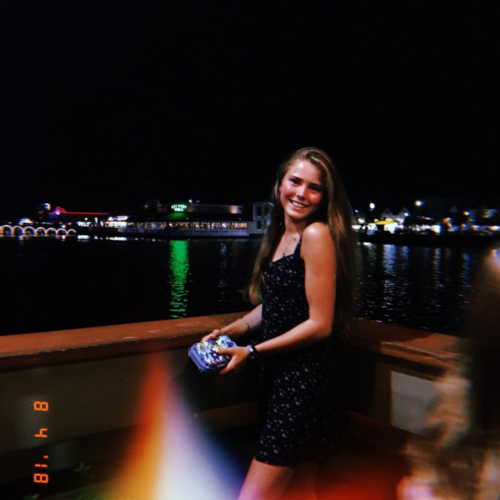 Meet your Posher, Lauren